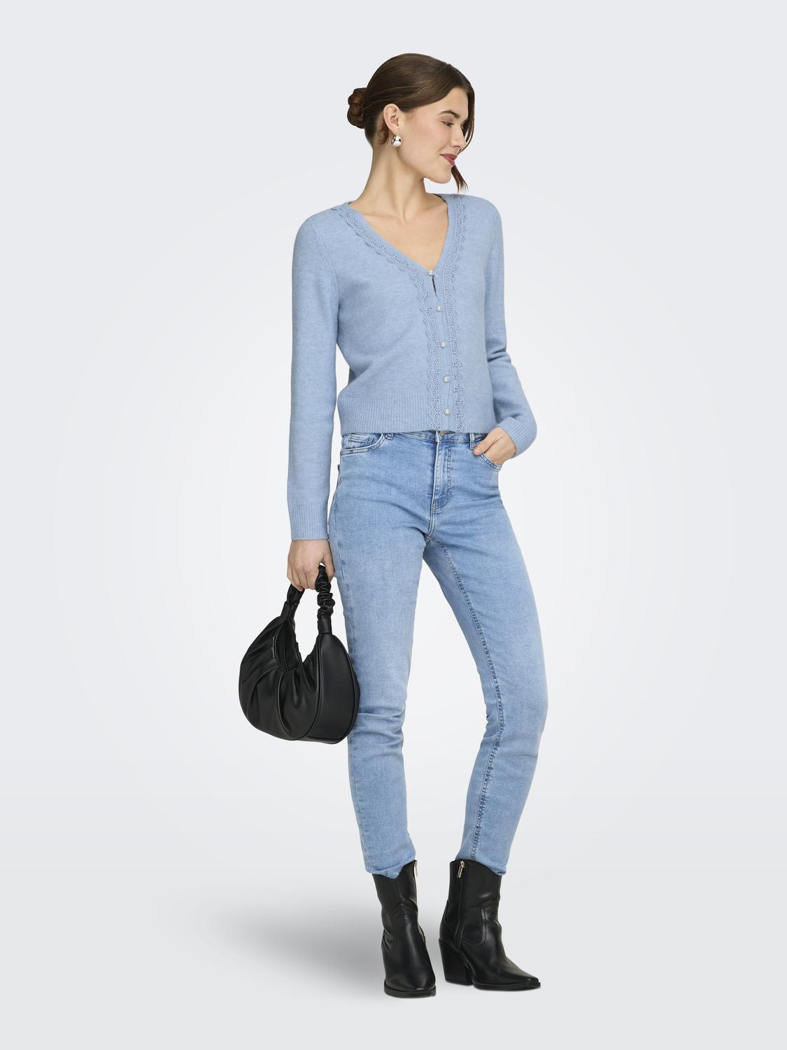 model_shot-front_full